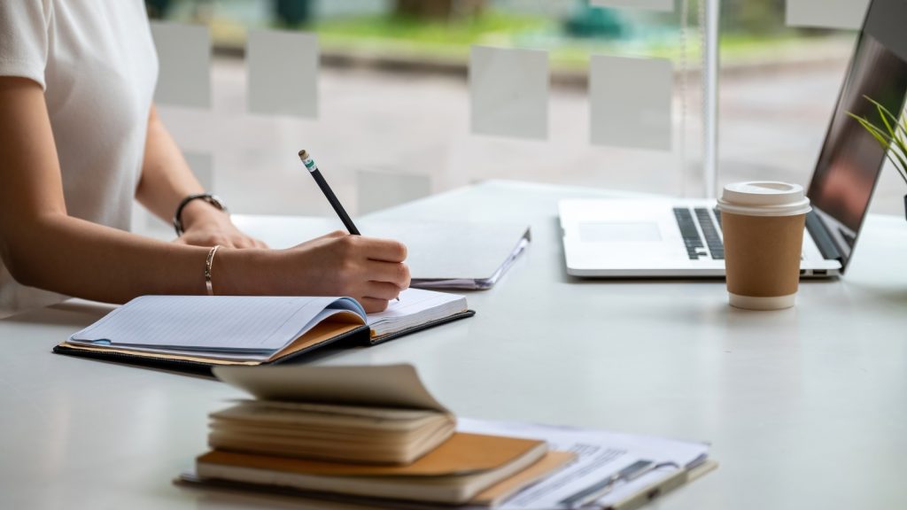 Hoe maak je goede aantekeningen? Stappenplan voor het maken van goede aantekeningen.